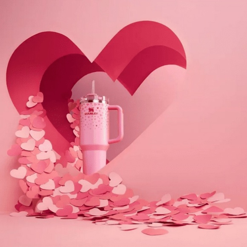 NWOB Stanley X Target Exclusive Valentine's Day H2.0 40oz Quencher Tumbler - Picture 5 of 8